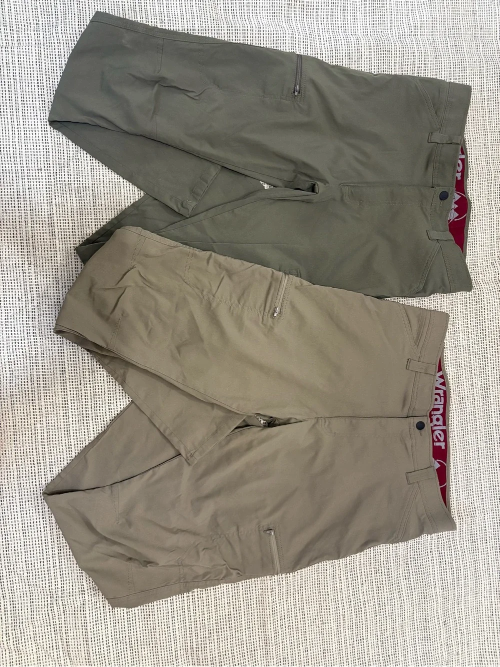 Wrangler Men's Casual Pants in Olive and Khaki